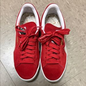 Puma Women's Vibrant Red Sneakers